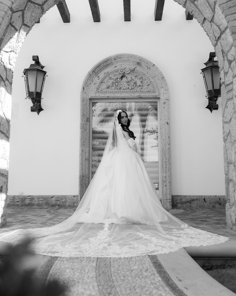 Novia real 7 — Bridal House